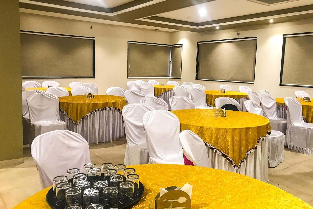 Kyriad Hotel Solapur By Othpl Exterior foto