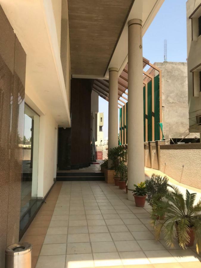 Kyriad Hotel Solapur By Othpl Exterior foto